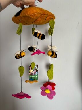 Hamro Village Felt Bee Mobile Handmade Fair Trade Wool Nursery Hanging Decor nwt